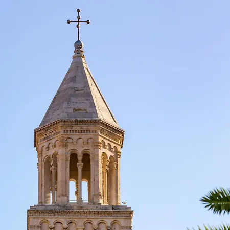 Grand Pearl Luxury Retreat דירה