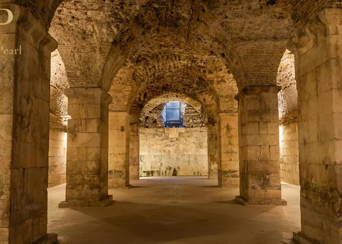 아파트 Grand Pearl Luxury Retreat 스플리트