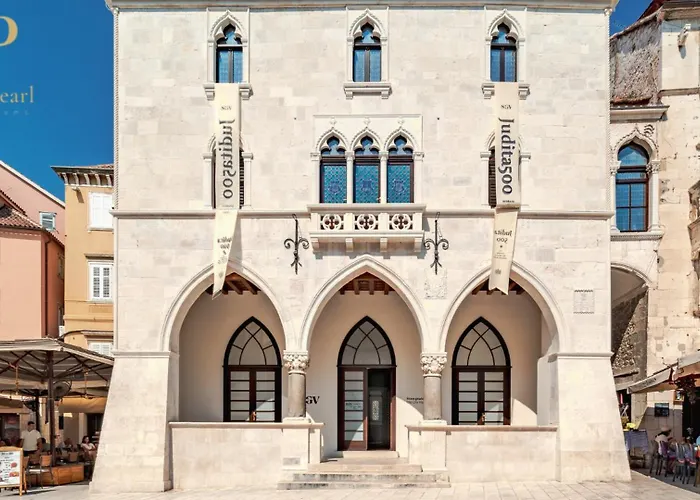 Grand Pearl Luxury Retreat *